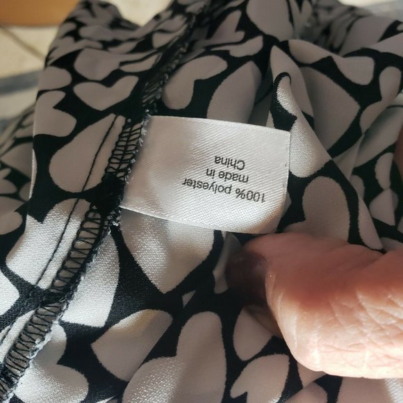 LANE BRYANT Black White HEARTS Print Blouse Womens PLUS 18/20 Split Back Top - Picture 6 of 8